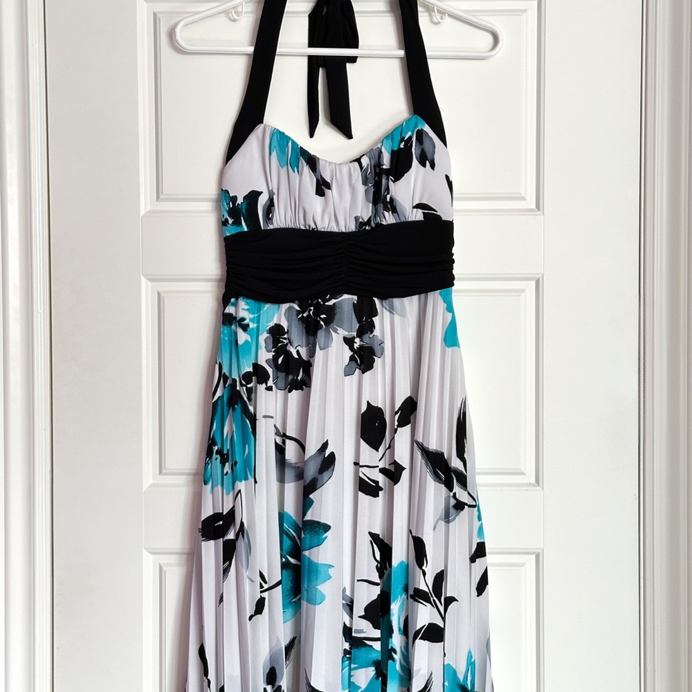 Elegant Floral Halter Dress - Size M